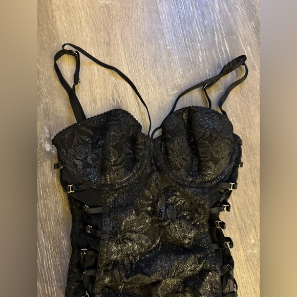 Backless strappy shine lace lingerie bodysuit 34b - Picture 8 of 10